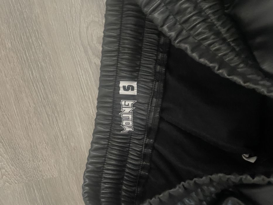 Pantaloni din piele young rich