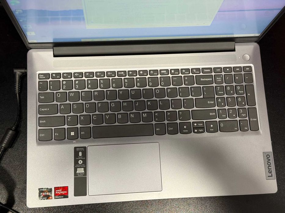 HOPE AMANET P2 - Lenovo ideapad Slim3 /  Amd Ryzen 5 5625U / 8 GB Ram