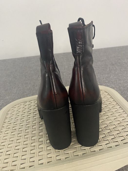 Botine din piele conditii bune