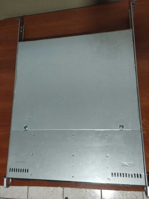 Рабочие 2 сервера 1U-форм-фактор, в отличном состоянии!