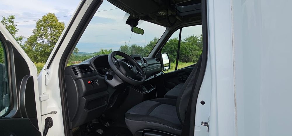 Renault  Master Cu Lift Hidraulic 10 pal 2021  Dețin 2 Buc