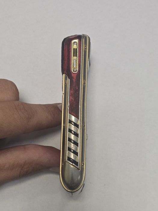 Vertu Ascenti Ti Ferrari limited edition 2009
