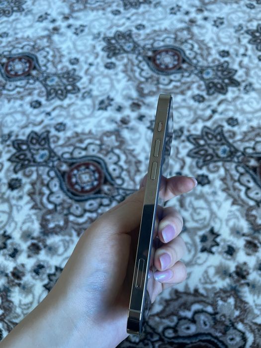 Iphone 12 pro сотилади