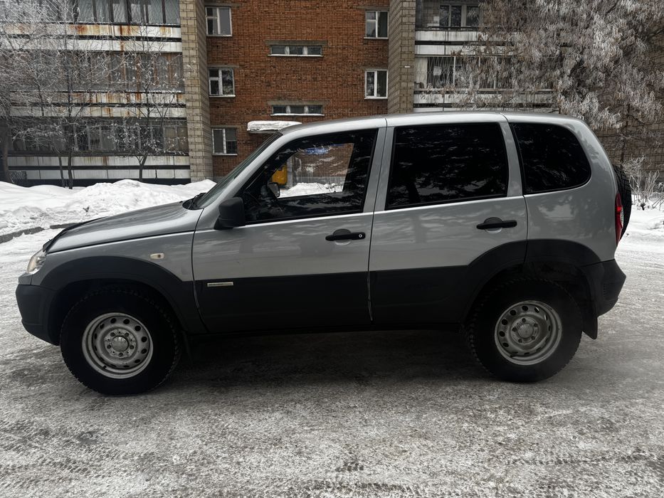 Niva Шевролет в одних руках