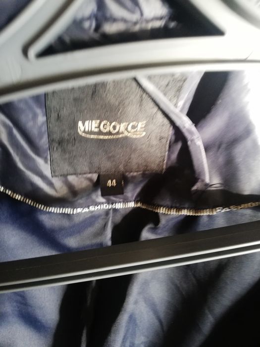 Продаю Женский пуховик.