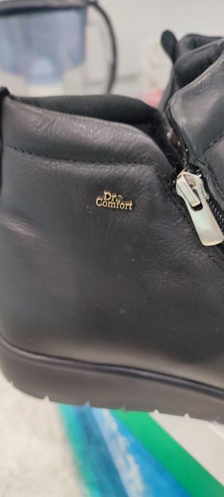 Продавам чисто нови дамски ортопедични,зимни обувки,от естествена кожа