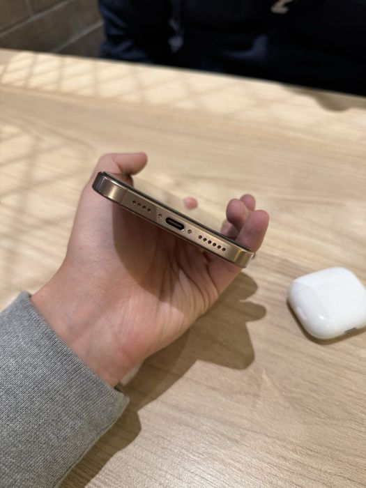 Айфон 16 про макс 512 гб  продам