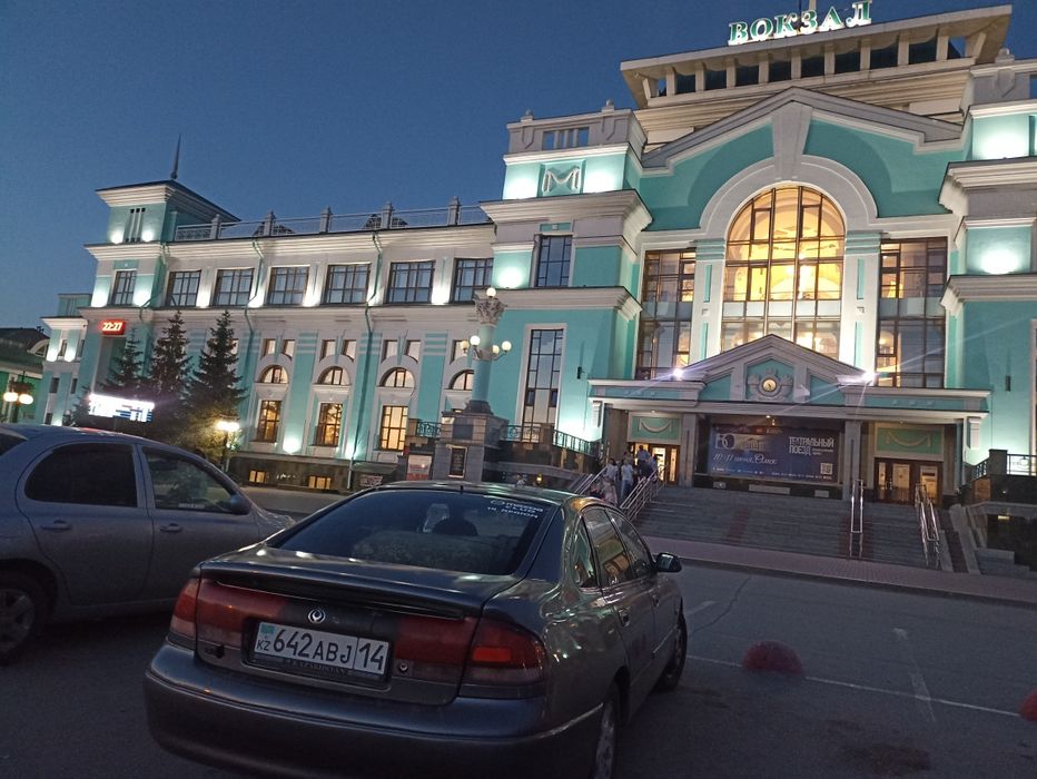 Продам Мазду кронус