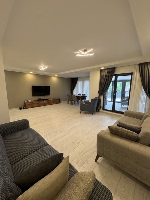 Vila Spatioasa 4 Camere Cosmopolis