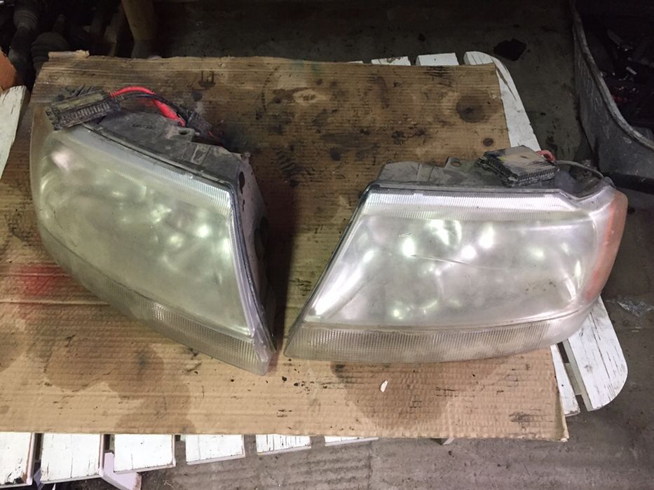 Far Xenon Stanga Dreapta Jeep Grand Cherokee An 2003/2006 Oferim Garatie