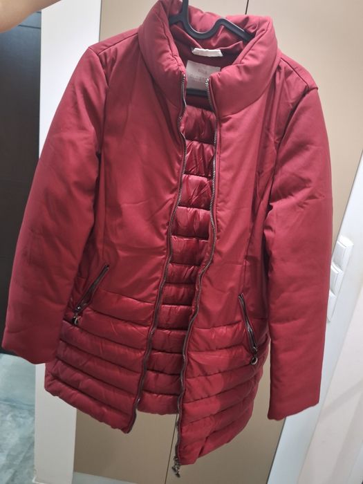 Червено зимно яке