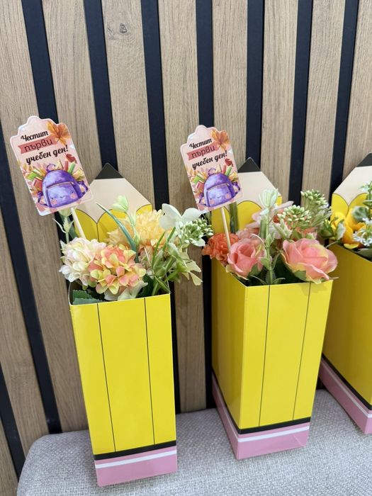 Ръчно изработени кошници с изкуствени цветя