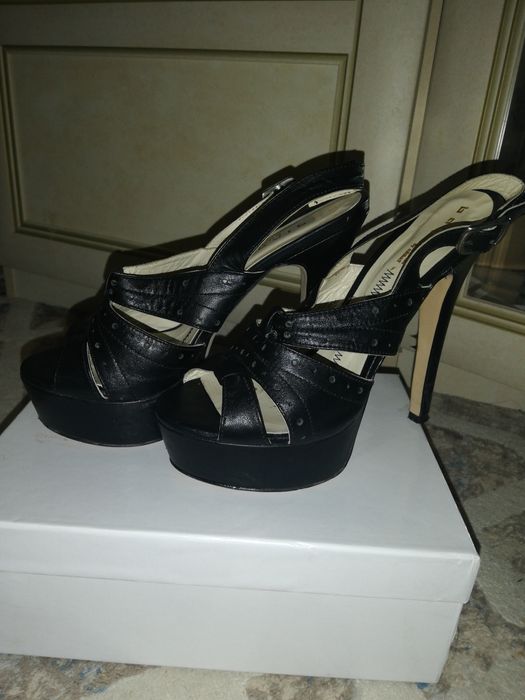 Туфли, босоножка сатылады