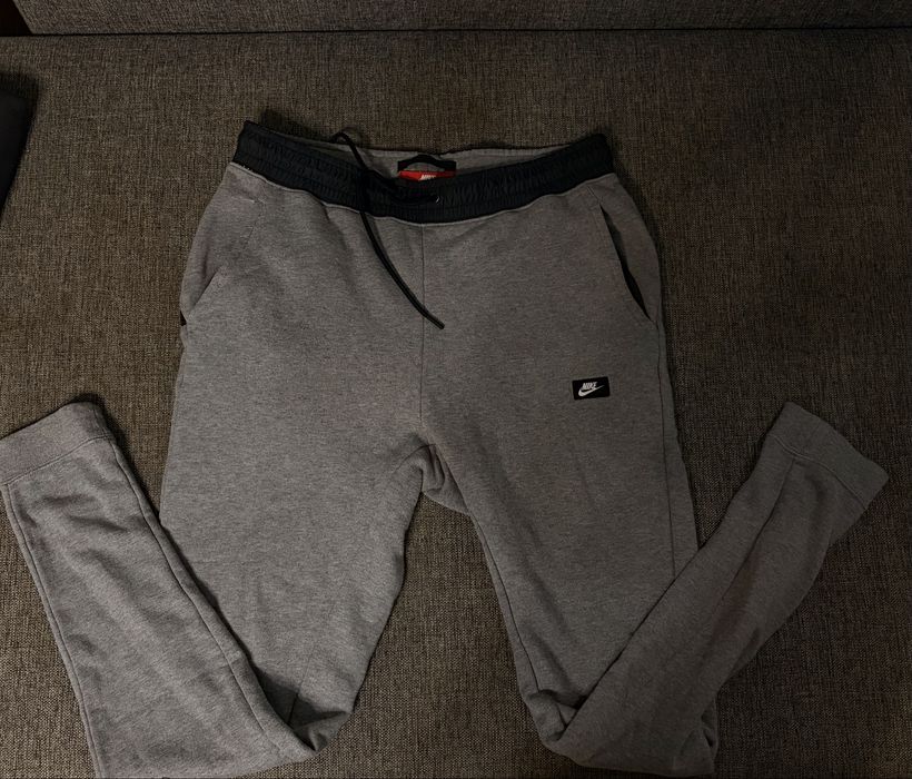 Продажа оригинальных штанов Nike
