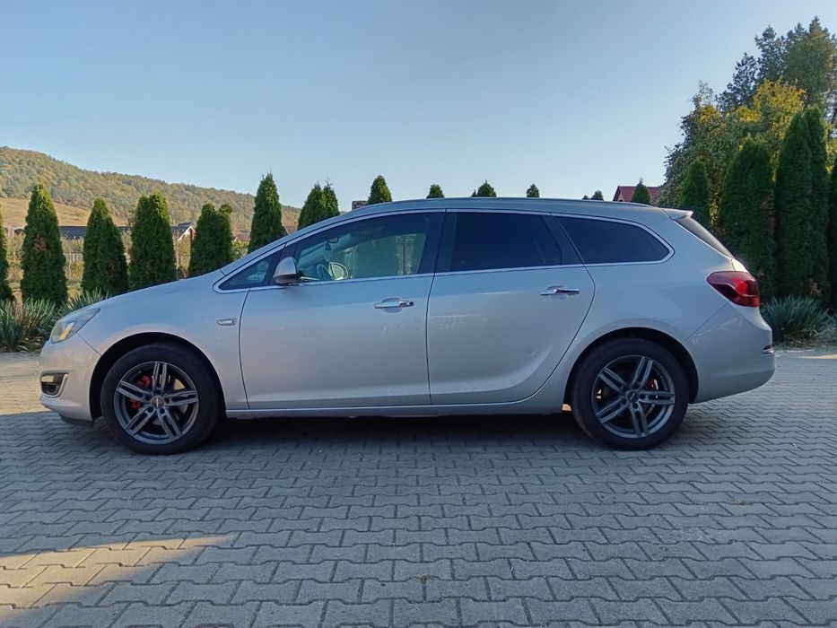 De vânzare opel astra j