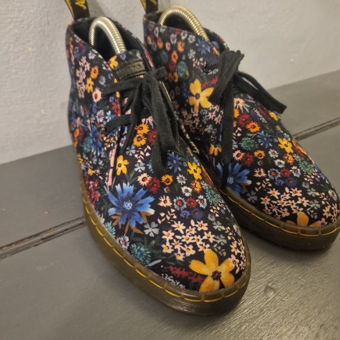 DR.MARTENS  номер 37 !Цветни и пъстри  ,в отлично състоянии