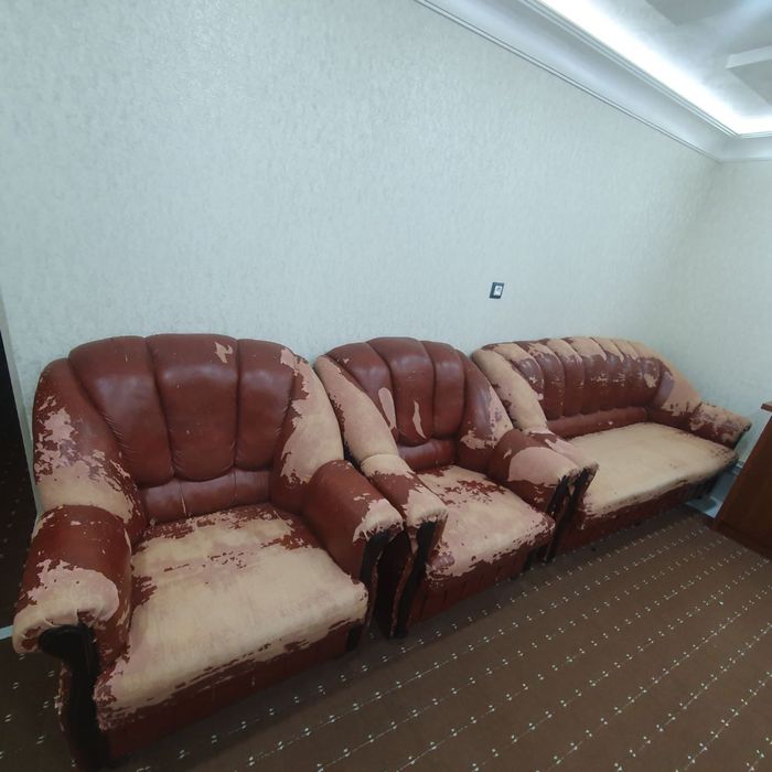 Divan kreslo sotiladi