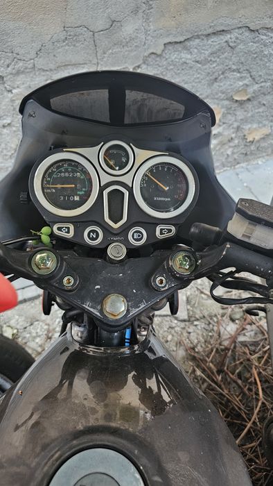 vand motocicleta  kymco pulsar 125