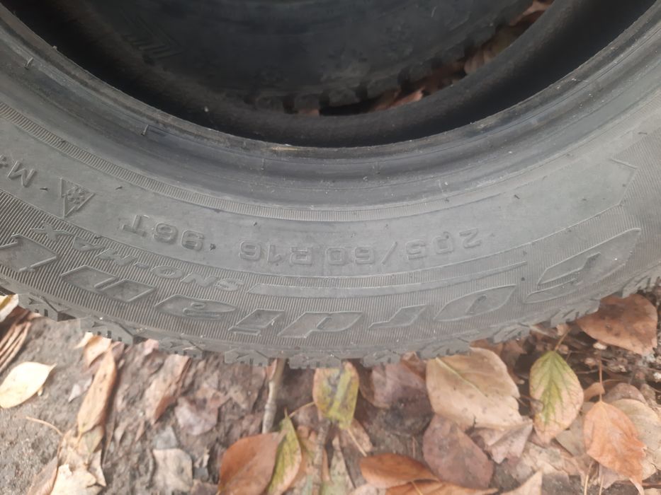 Продам зимние шины на 15