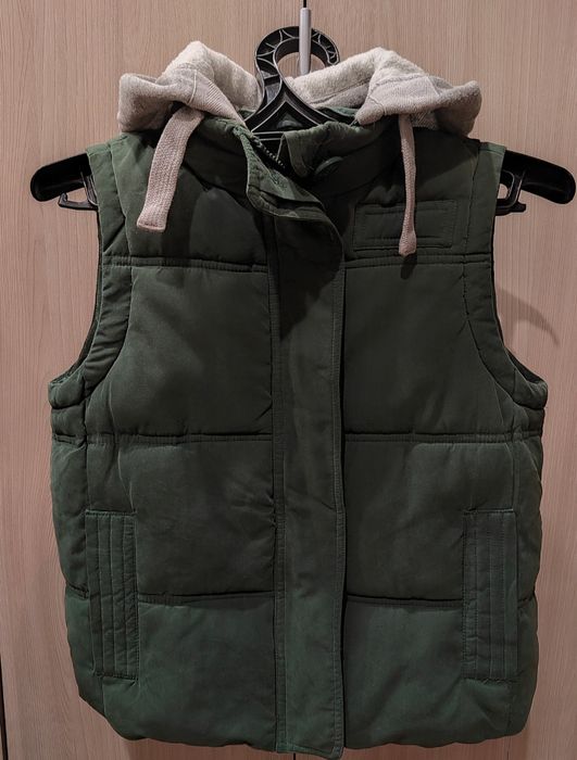 Продам! Детский жилет на мальчика!