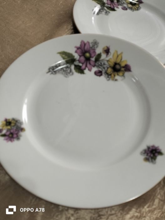 Продам набор тарелок