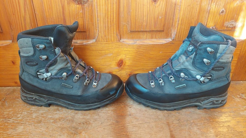 Bocanci Lowa mărimea 39.5