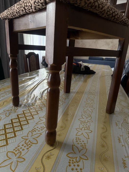 Продаю стулья для гостиной