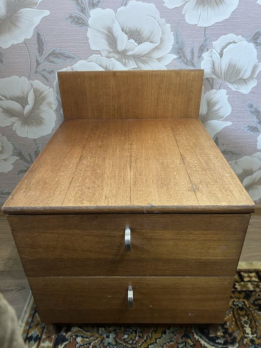 Продам деревенную тумбочку