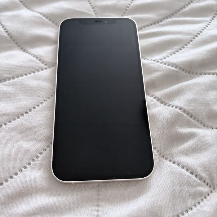 Iphone 12/ 64 GB