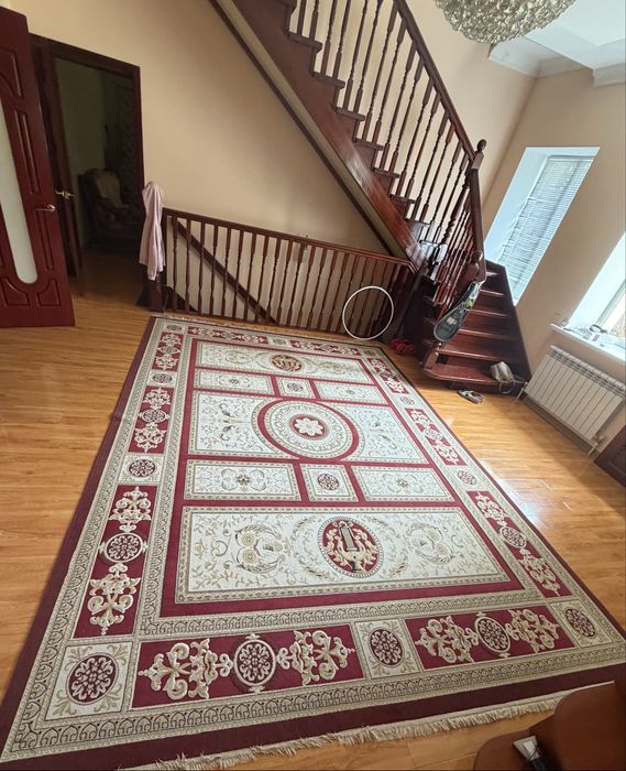 Продам ковер размером 3*5 м