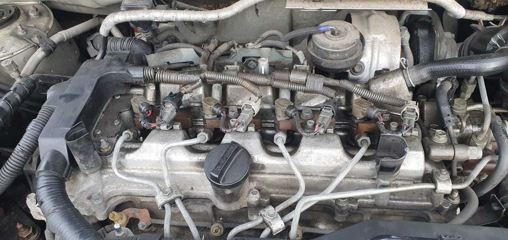 Dezmembrez Toyota Avensis T25 an 2006 motor 2.2 d-cat 177 cp cod 2ad-fhv injector set injectoare cutie viteza manuala pompa inalta trager electromotor
