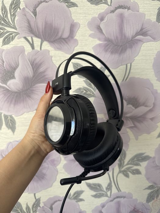 Игровые наушники Hoco W110