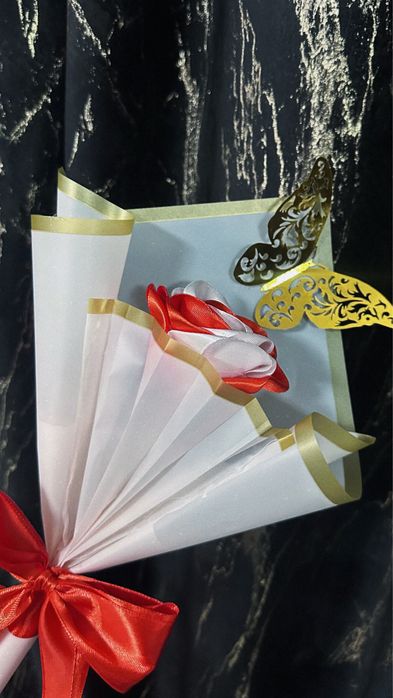 Trandafiri din satin handmade | Buchete personalizate la comandă