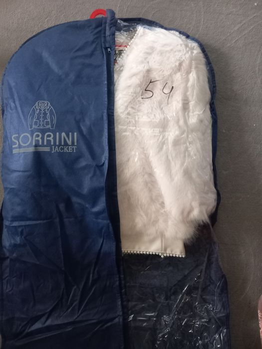 Qishki ayollar kostyumi