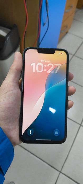 Продам Iphone 13