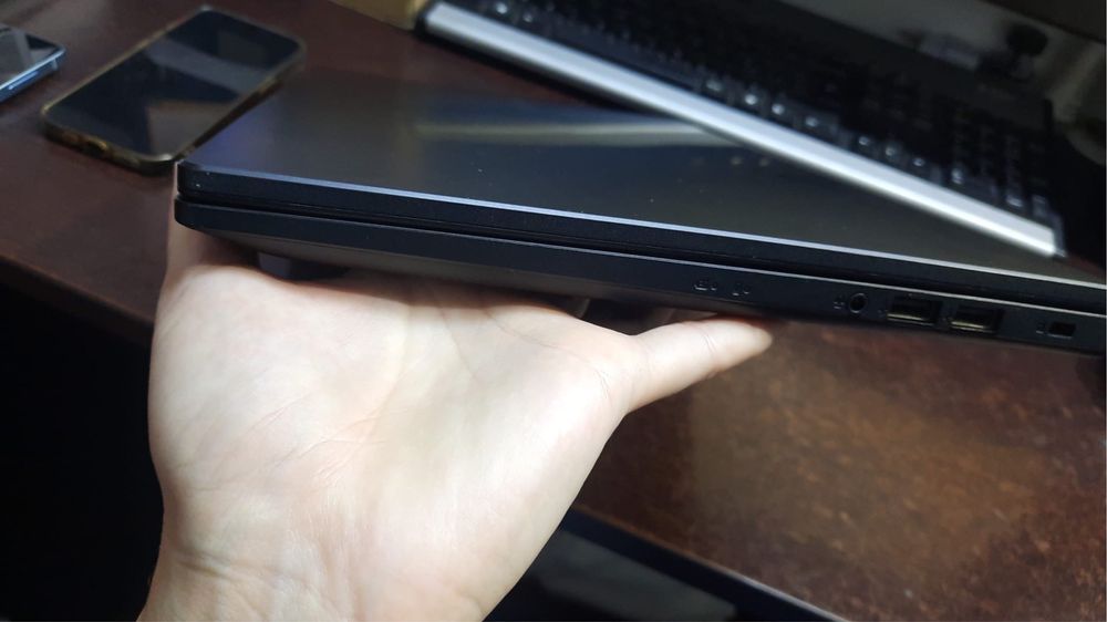 Asus vivobook i7
