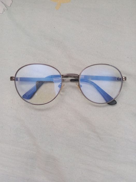 Продам очки от прада почти новые  носила 1 раз