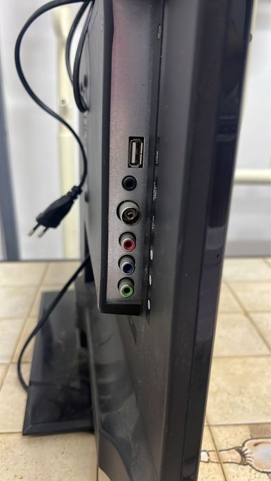 Продам Led телевизор ELENBERG