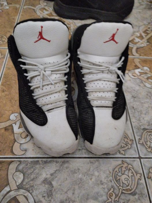 13 джорданы черно белые