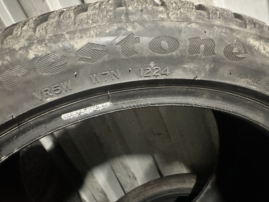 Продавам зимни гуми R19 255/40