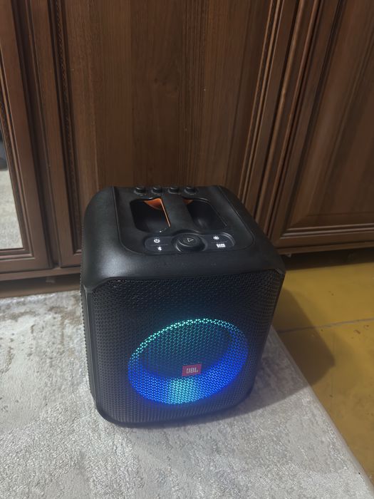 Портативная колонка JBL PartyBox Encore Essential Mic