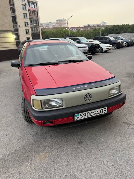 Фольксваген пассат 1989г.