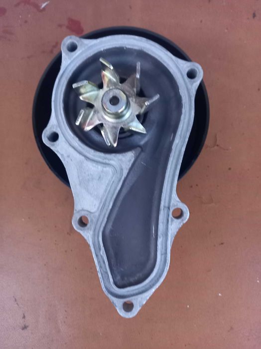 Продам помпа стартер на хонду 2.4 обьём