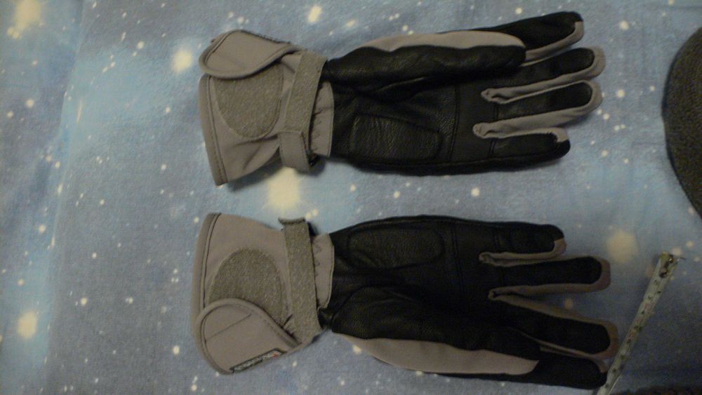 Зимни/Ски шапки, ръкавици:Jack Wolfskin,Napapijri,Reusch,ESKA-GoreTex