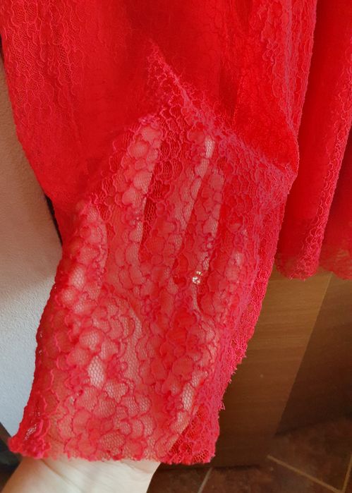 Rochie dantelată fără mâneci