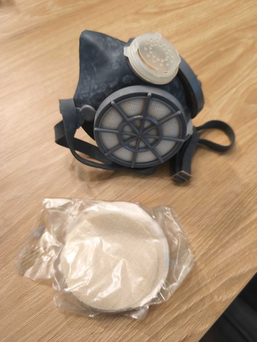 Професионална гумена маска за лице с възможност за смяна на филтрите