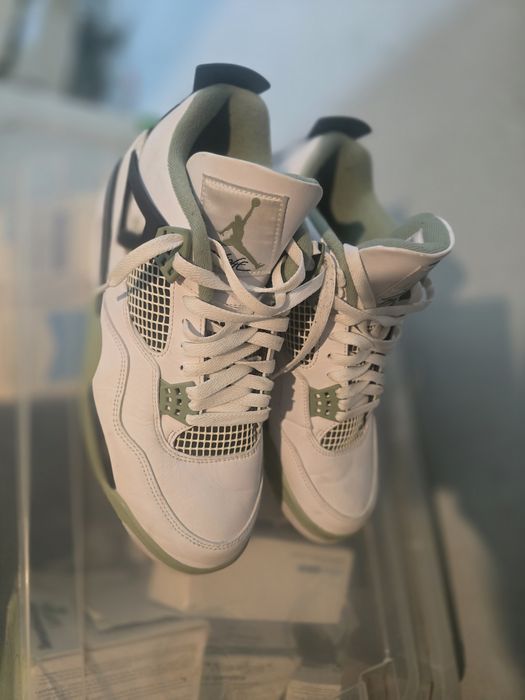 Air Jordan 4 Retro Seafoam