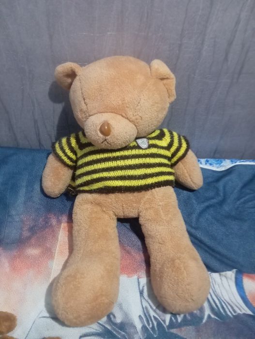 Продам мягкую игрушку медведя