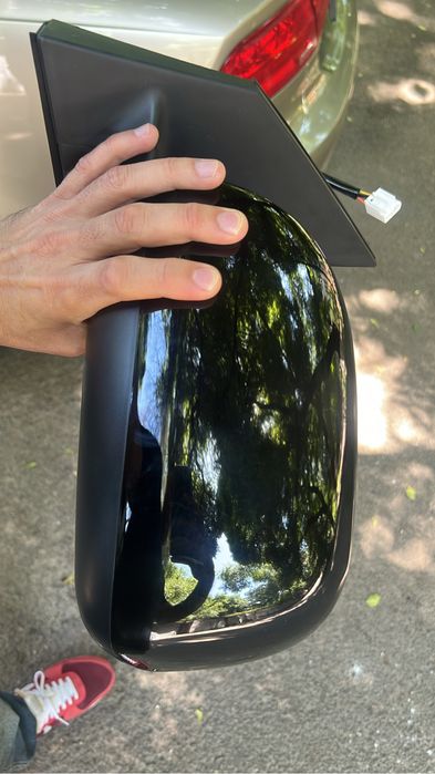 Боковое зерркало toyota rav4 2005/2012