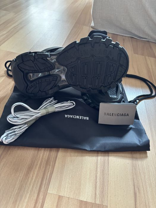 Balenciaga track